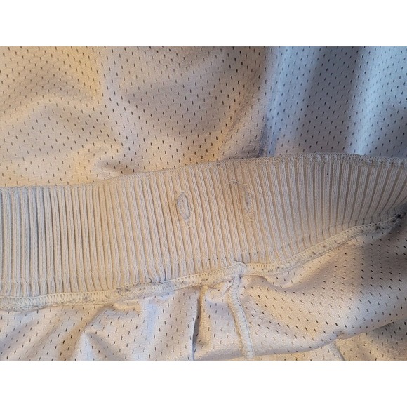 Vintage Cleveland Cavaliers Basketball Shorts Size 40 White Puma NBA W Flaws - Picture 11 of 16